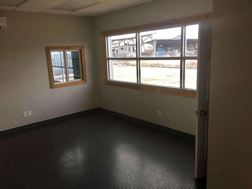 Hixson Pike Flex Space: 7611 Hixson Pike, Hixson, TN 37343